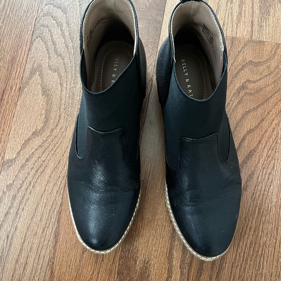 Kelly & Katie Arlo Chelsea Ankle Boot Size 6 - Picture 5 of 7